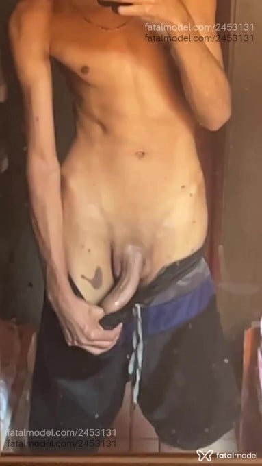 Acompanhante homem com cabelo castanho de olhos castanhos - Oliverr