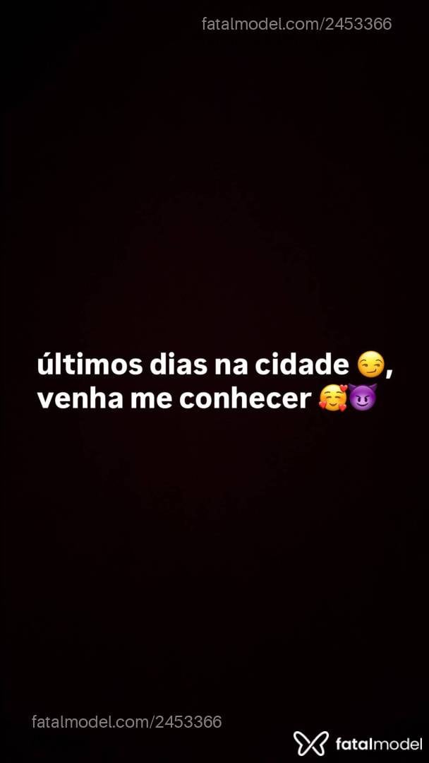 Acompanhante mulher loira (o) de olhos castanhos - Melissa