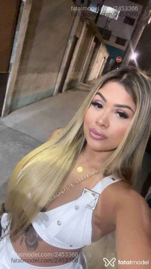 Acompanhante mulher loira (o) de olhos castanhos em Vila Velha - Melissa