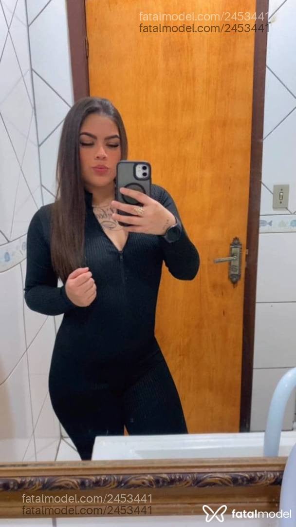Acompanhante mulher com cabelo castanho de olhos verdes - Yasmin