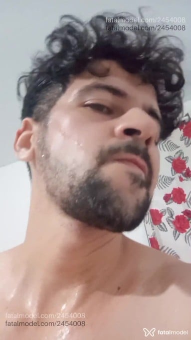 Acompanhante homem morena (o) de olhos castanhos em Virtual - Lucas Borge