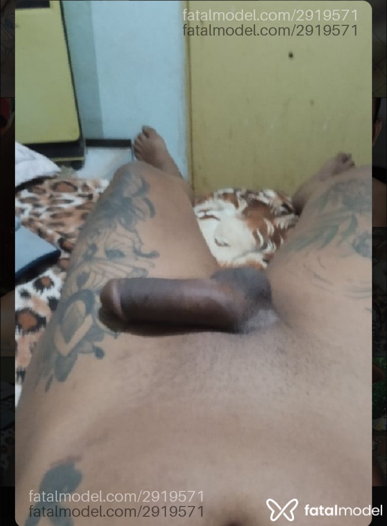 Acompanhante homem com cabelo castanho de olhos castanhos em Goiânia - Bryan