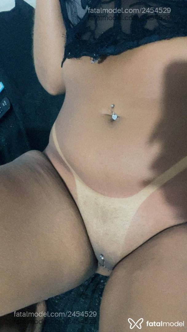 Acompanhante mulher morena (o) de olhos pretos - Maysa