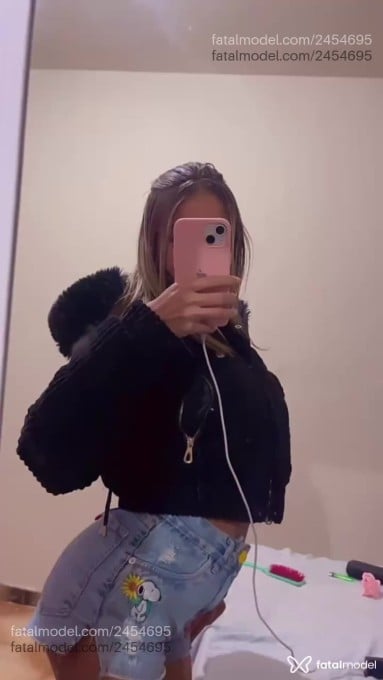 Acompanhante mulher com cabelo castanho de olhos castanhos - Mayaa