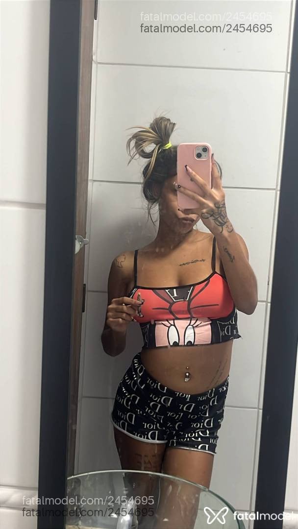 Acompanhante mulher com cabelo castanho de olhos castanhos em Rio das Ostras - Mayaa