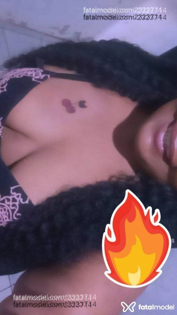Acompanhante mulher morena (o) de olhos pretos em Pitangueiras - Agata
