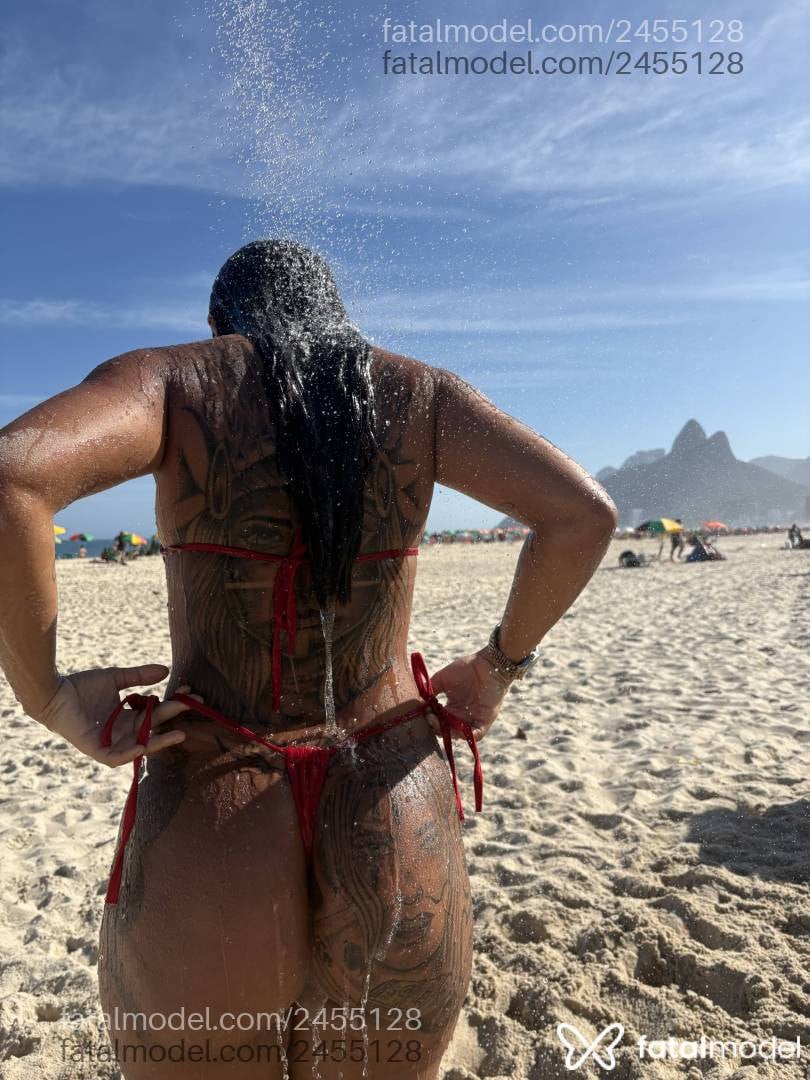 Acompanhante mulher com cabelo castanho de olhos castanhos - Alice