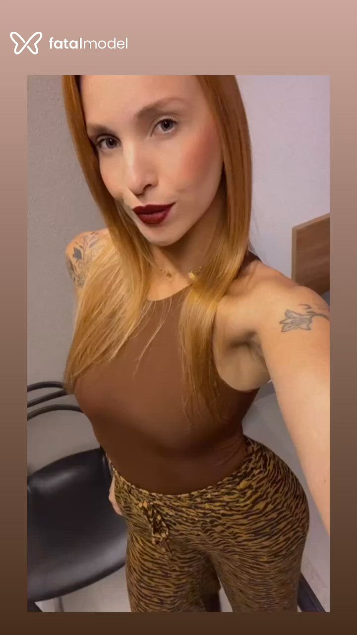 Acompanhante mulher loira (o) de olhos verdes - Afrodite