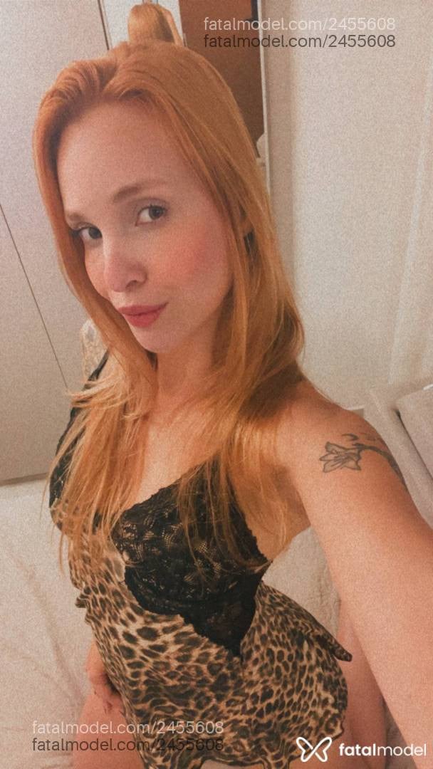 Acompanhante mulher loira (o) de olhos verdes - Afrodite