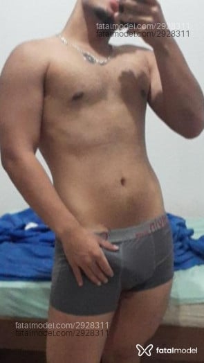 Acompanhante homem morena (o) de olhos castanhos em Carangola - ícaro Mthz