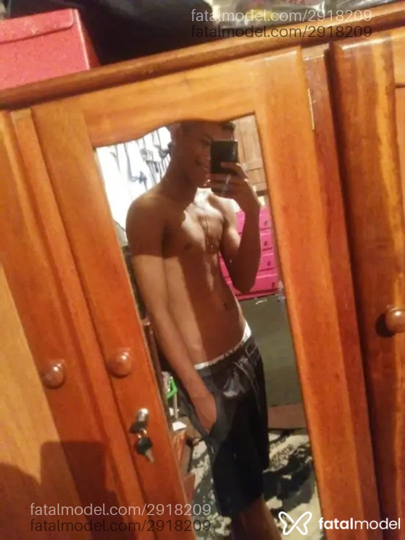 Acompanhante homem morena (o) de olhos castanhos em Ribeirão Preto - Thiago Silva