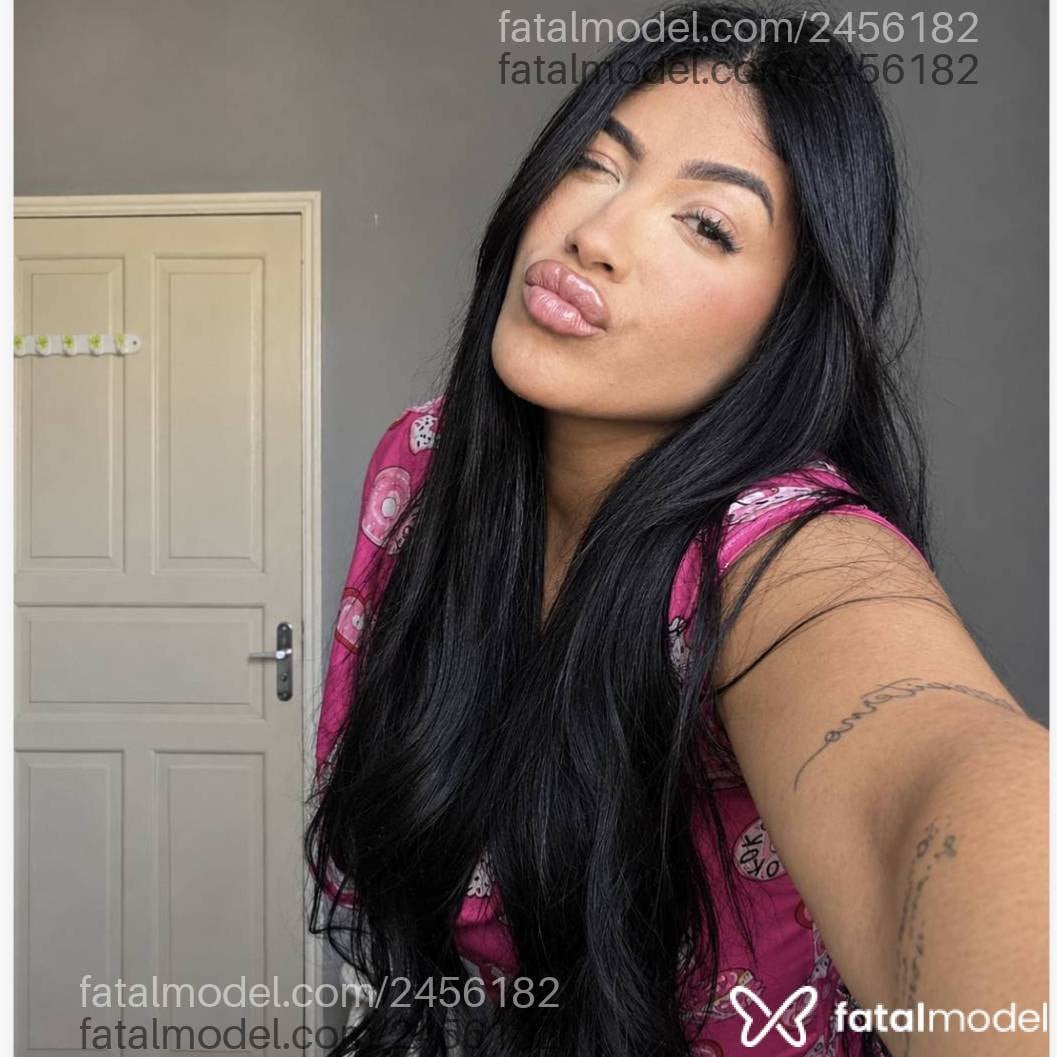 Acompanhante mulher morena (o) de olhos castanhos - Melissa Buarque