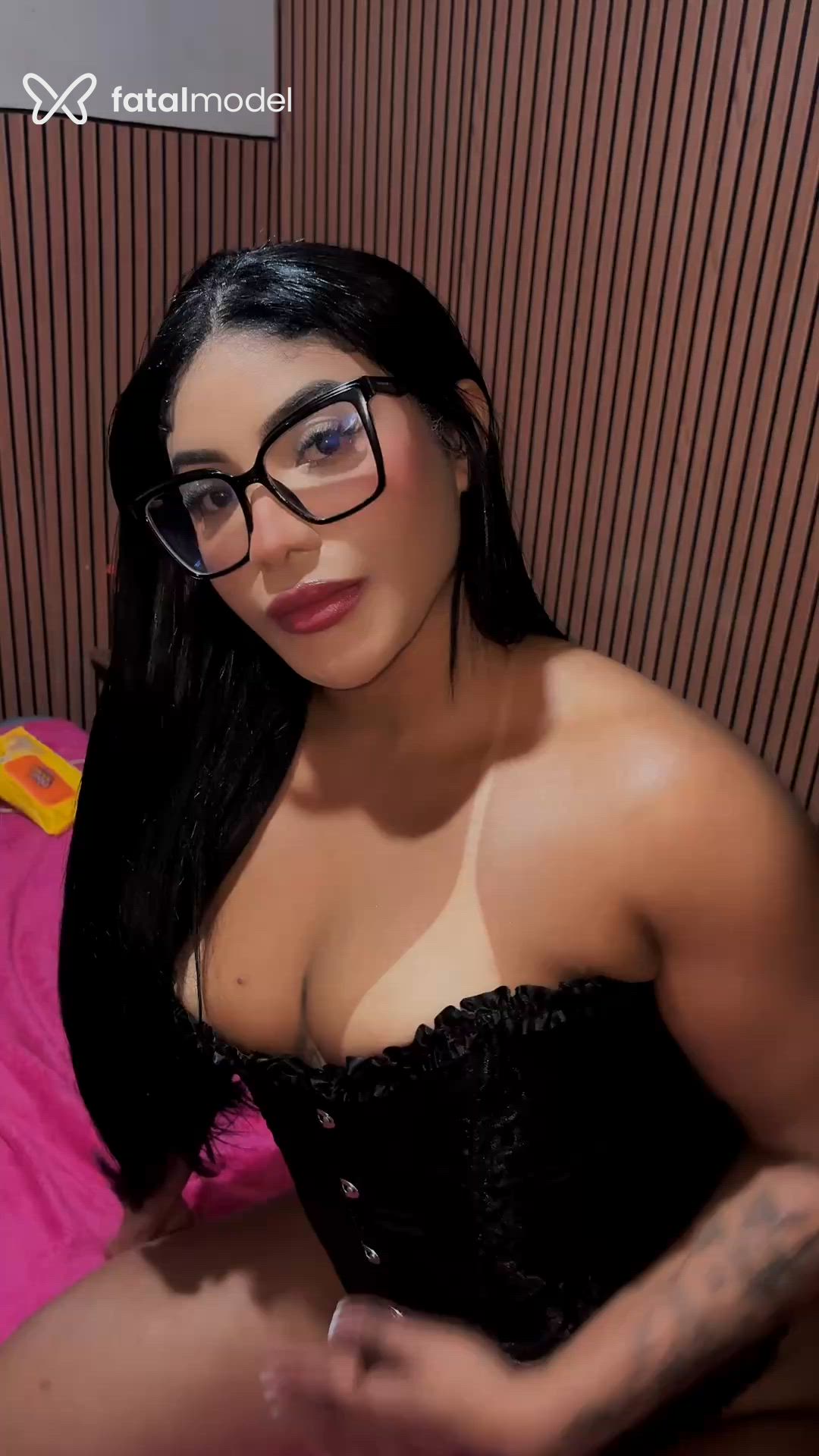 Acompanhante mulher morena (o) de olhos castanhos em Petrópolis Acompanhante mulher morena (o) de olhos castanhos em Petrópolis - Melissa Buarque