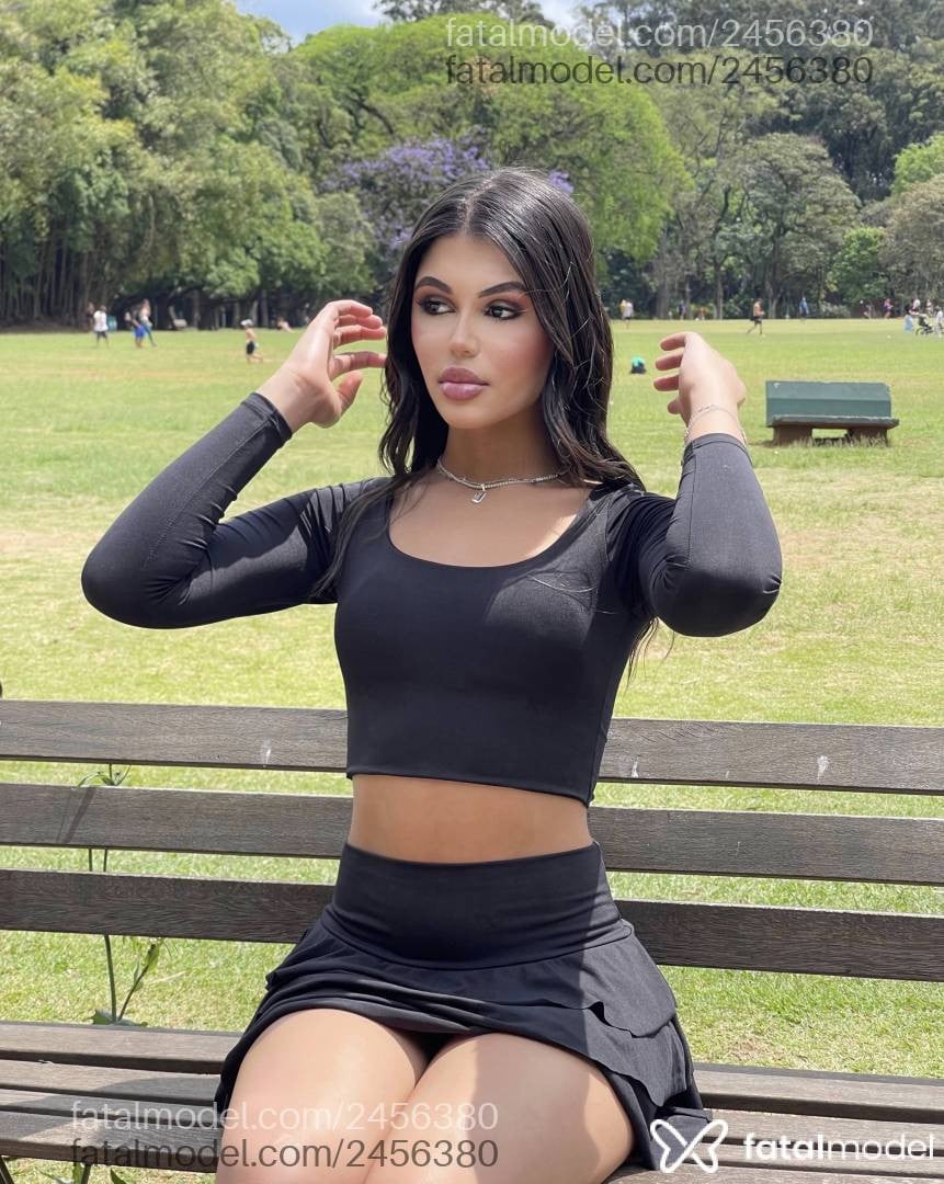 Acompanhante mulher trans morena (o) de olhos castanhos - Camila Silva