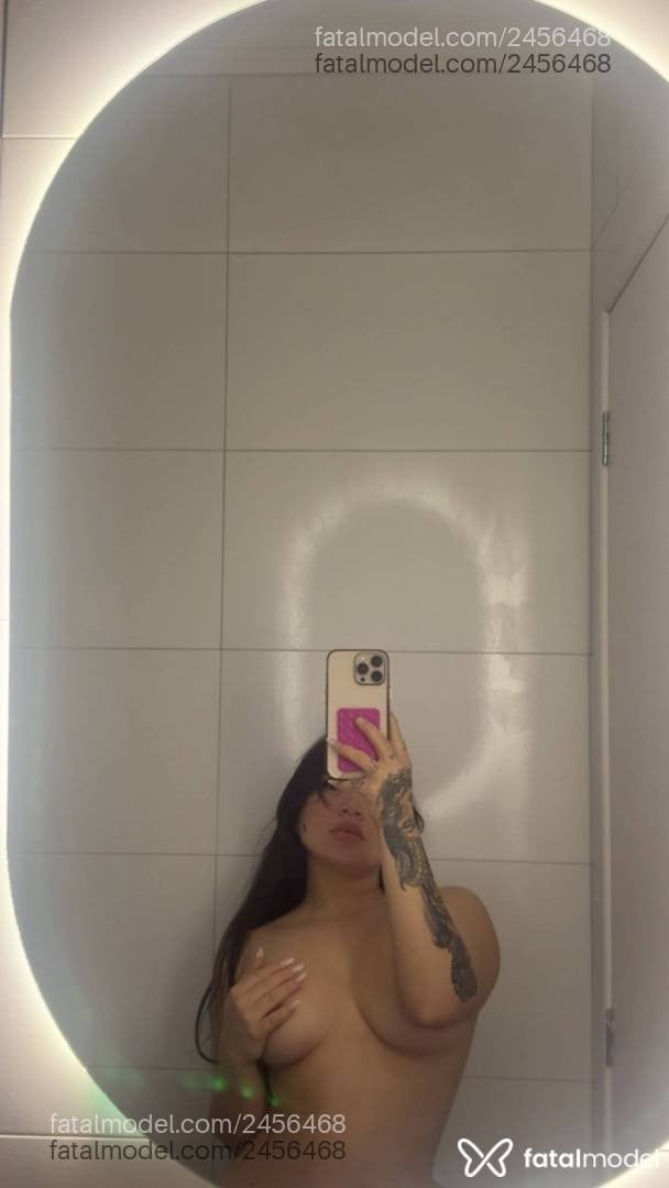 Acompanhante mulher morena (o) de olhos castanhos - Luiza