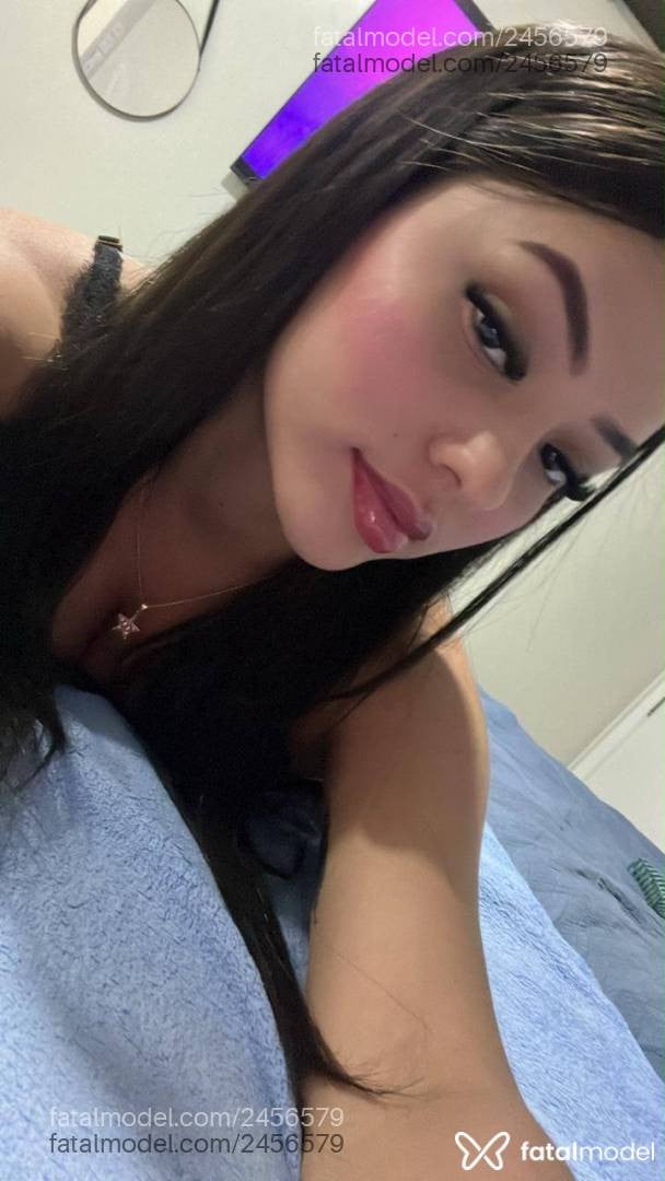 Acompanhante mulher com cabelo castanho de olhos pretos - Lorena Mayla