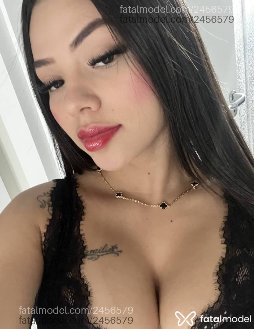 Acompanhante mulher com cabelo castanho de olhos pretos - Lorena Mayla Acompanhante mulher com cabelo castanho de olhos pretos - Lorena Mayla