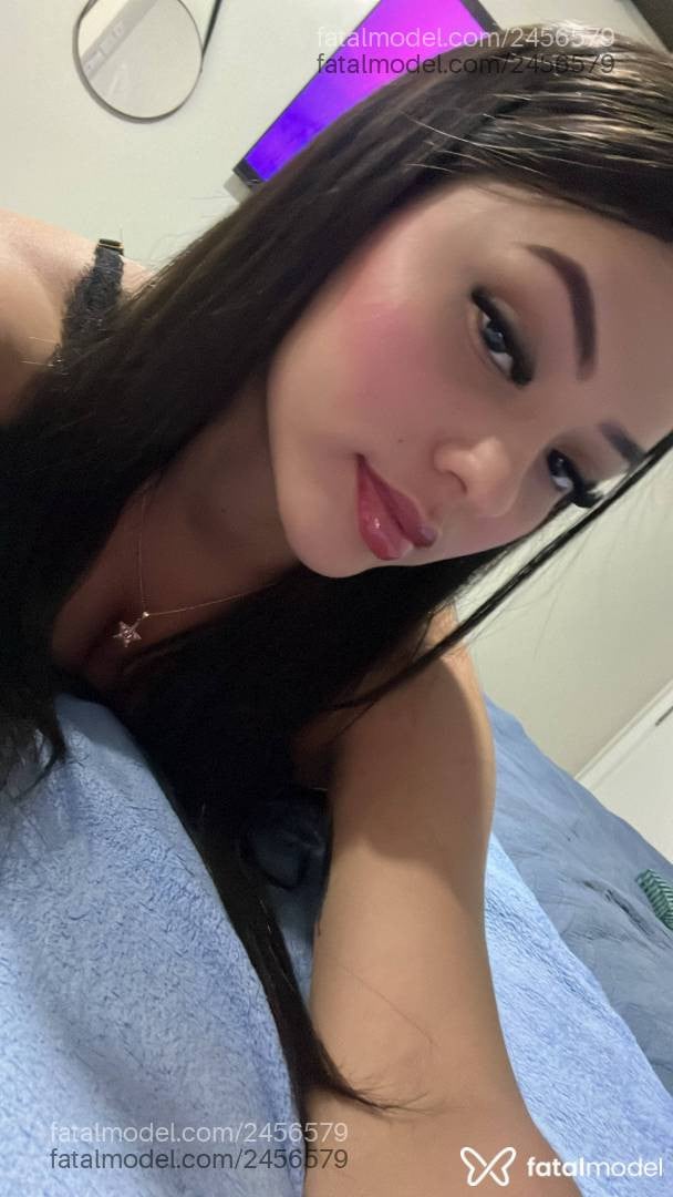 Acompanhante mulher com cabelo castanho de olhos pretos - Lorena Mayla Acompanhante mulher com cabelo castanho de olhos pretos - Lorena Mayla