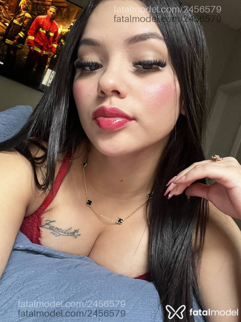 Acompanhante mulher com cabelo castanho de olhos pretos - Lorena Mayla