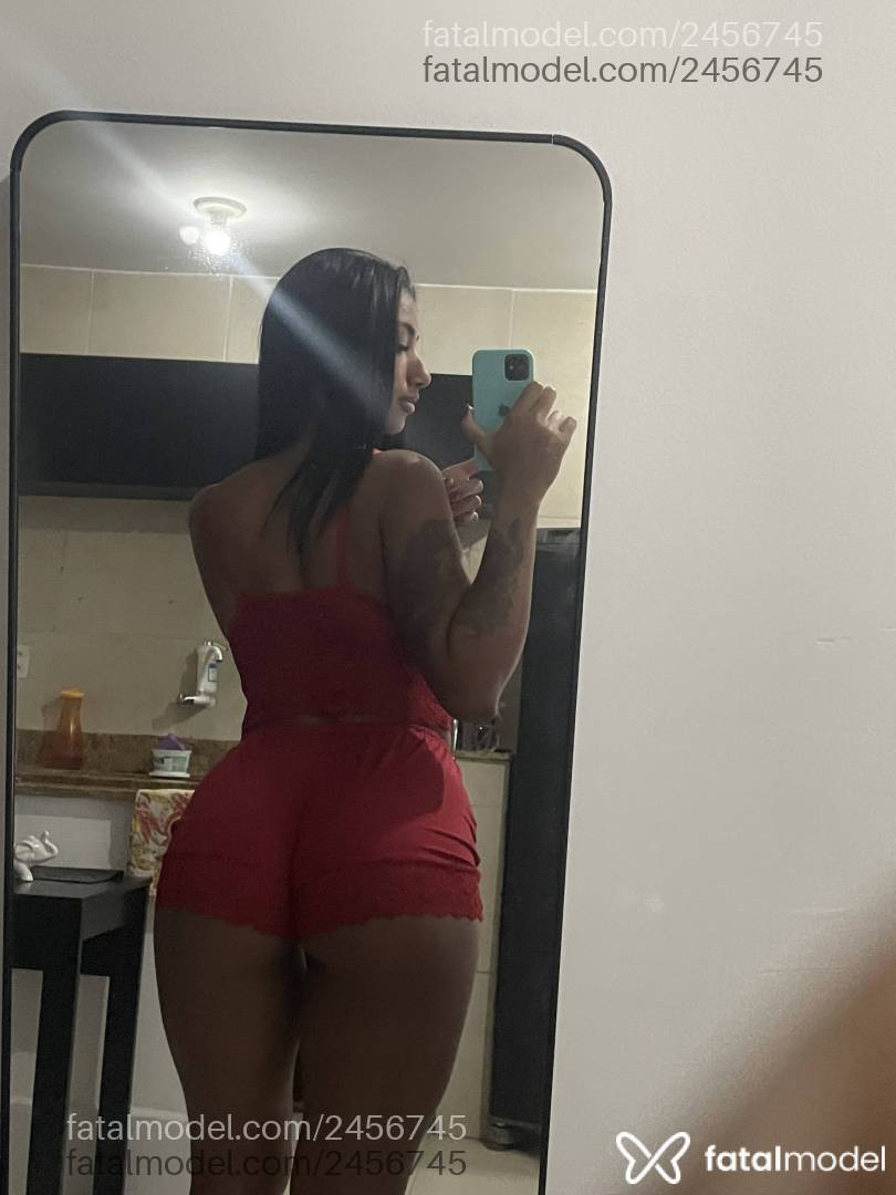 Acompanhante mulher com cabelo castanho de olhos castanhos em Virtual - Bruna