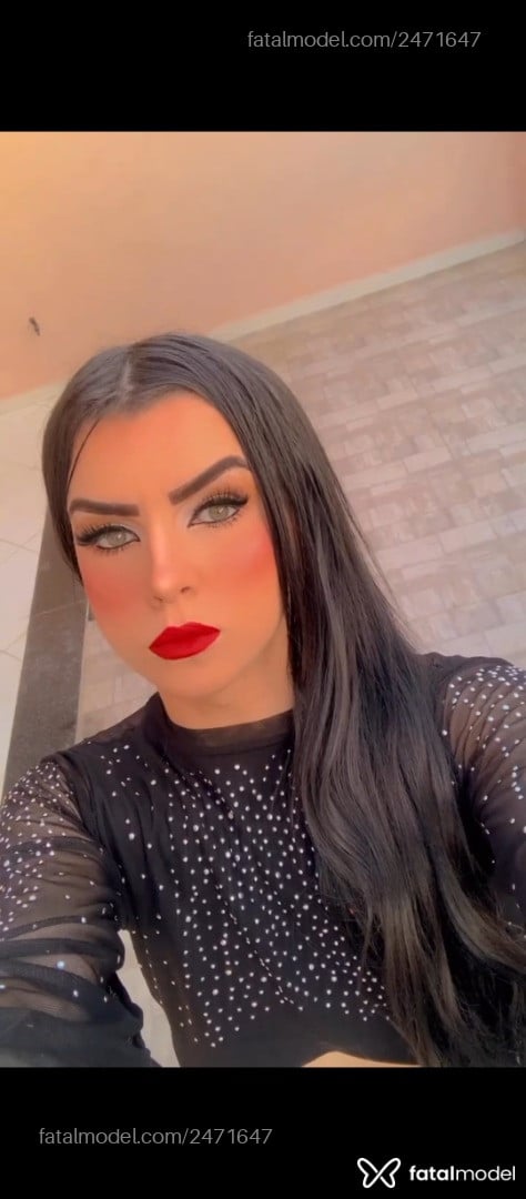 Acompanhante mulher trans com cabelo castanho de olhos verdes em Virtual - Luanny Moura