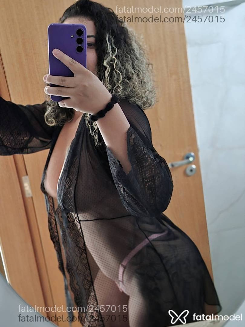 Acompanhante mulher loira (o) de olhos pretos - Dalila