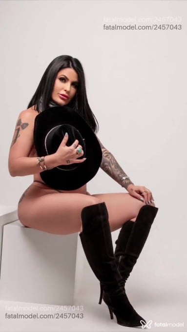 Acompanhante mulher morena (o) de olhos castanhos em Araçatuba Acompanhante mulher morena (o) de olhos castanhos em Araçatuba - Lara Ferrari