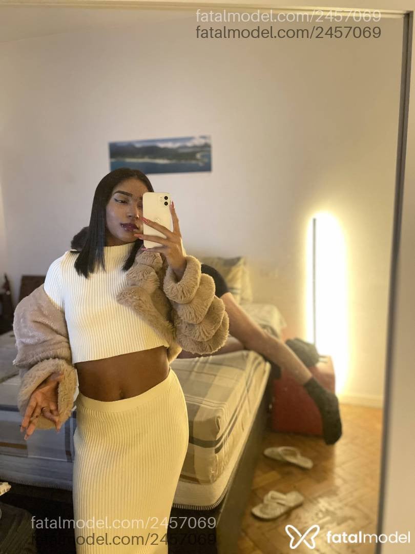 Acompanhante mulher com cabelo castanho de olhos castanhos - Brenda Muniz