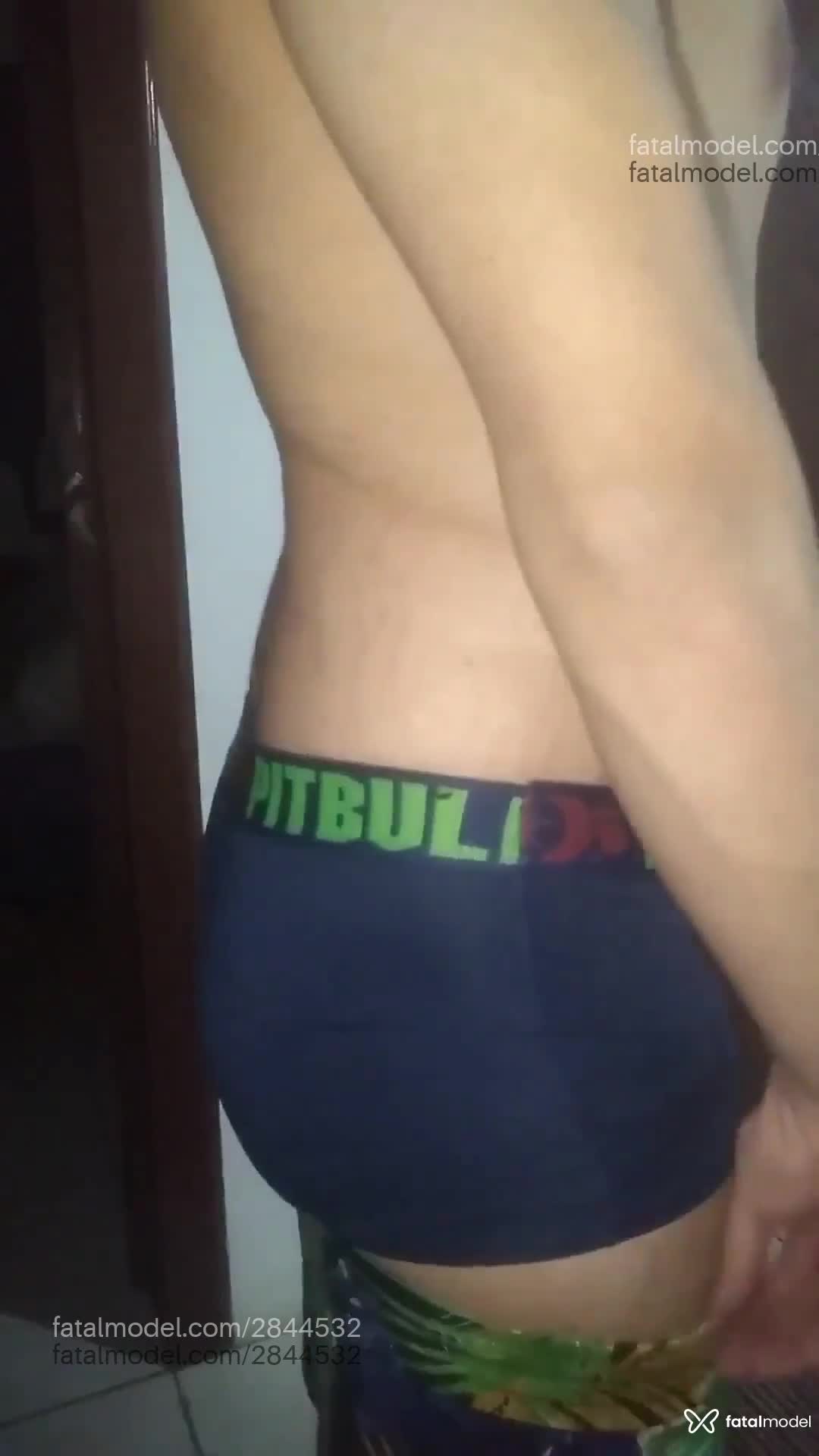 Acompanhante homem morena (o) de olhos castanhos em Cascavel - Zezitto