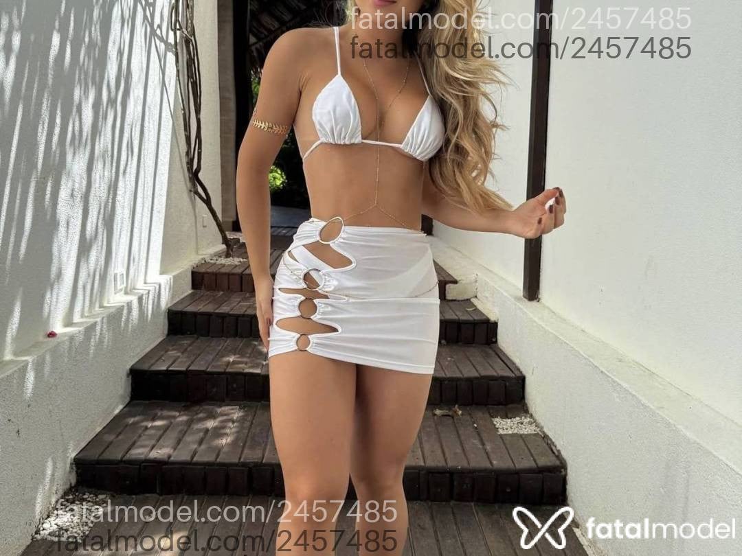 Acompanhante mulher loira (o) de olhos castanhos - Lays