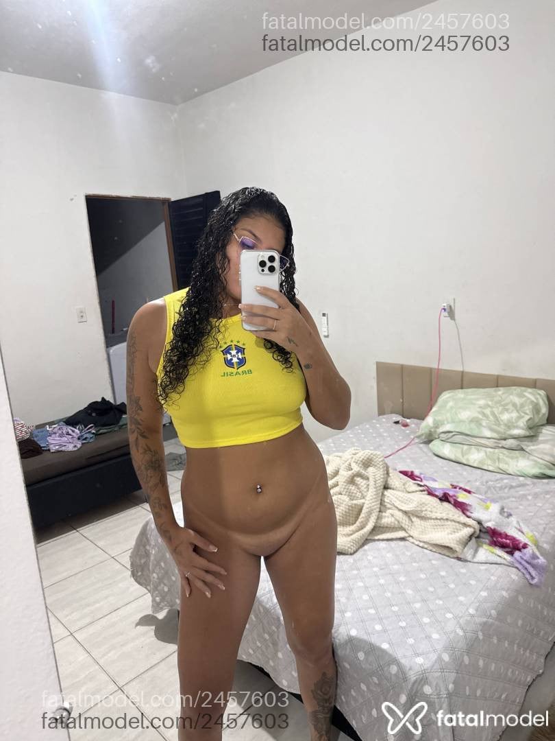 Acompanhante mulher morena (o) de olhos pretos em Araguari - Júlia Araujo