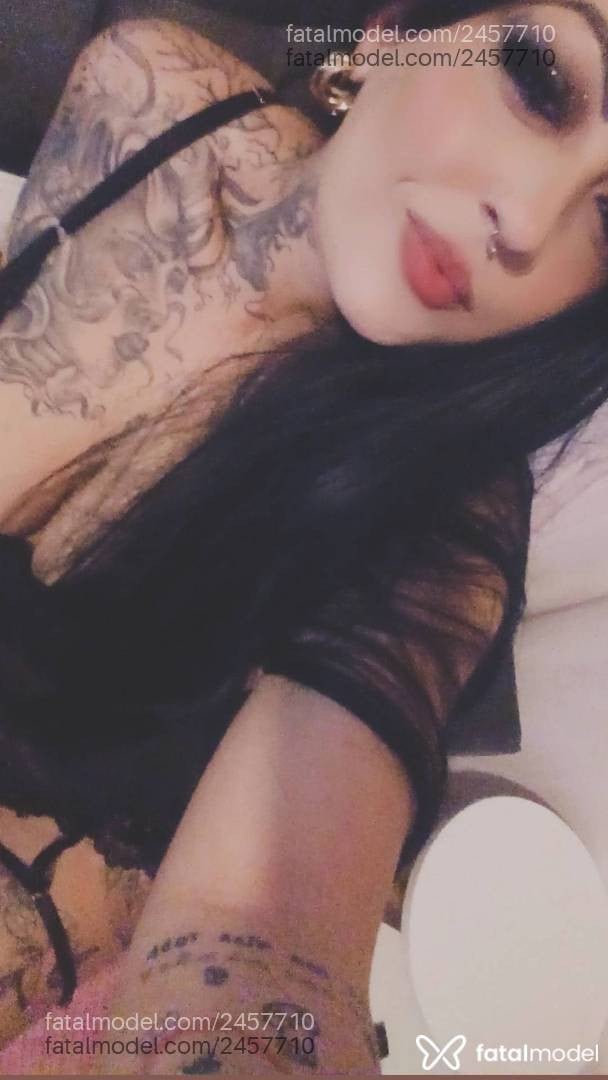 Acompanhante mulher morena (o) de olhos castanhos - Cristal