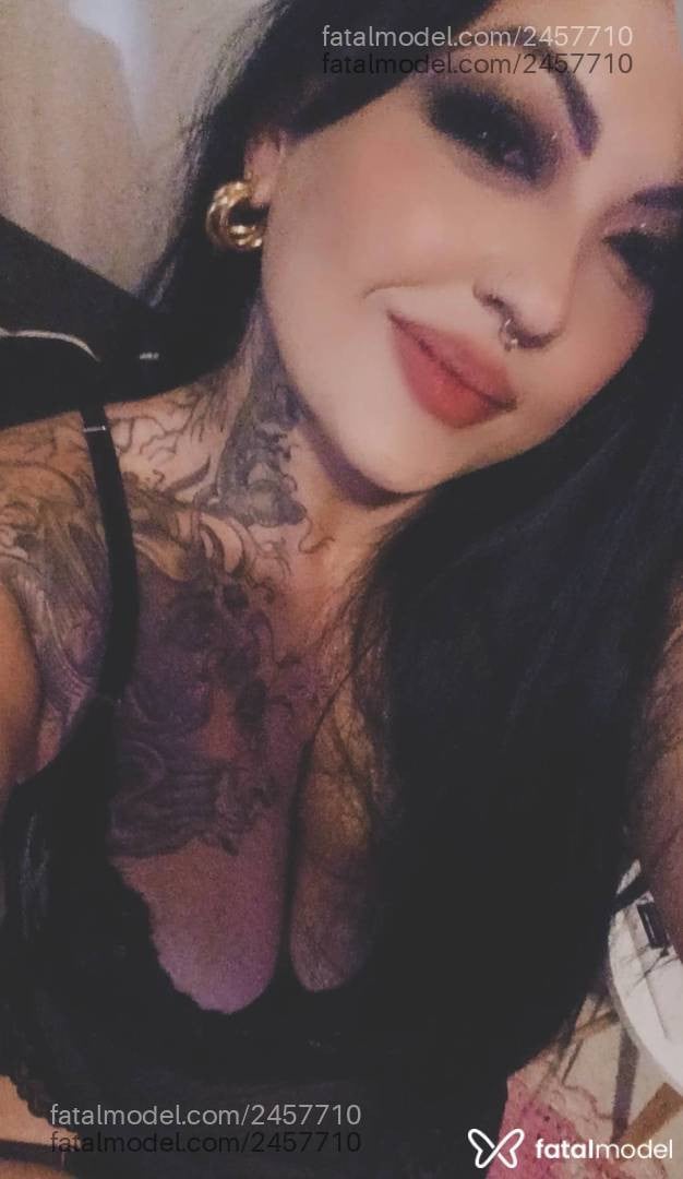 Acompanhante mulher morena (o) de olhos castanhos - Cristal