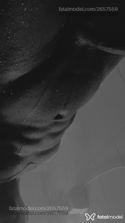 Acompanhante homem morena (o) de olhos pretos - All Black Acompanhante homem morena (o) de olhos pretos - All Black