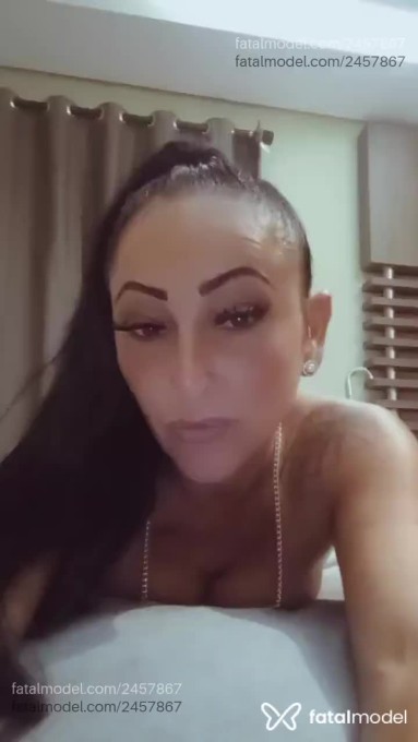 Acompanhante mulher morena (o) de olhos mel - Cigana Acompanhante mulher morena (o) de olhos mel - Cigana