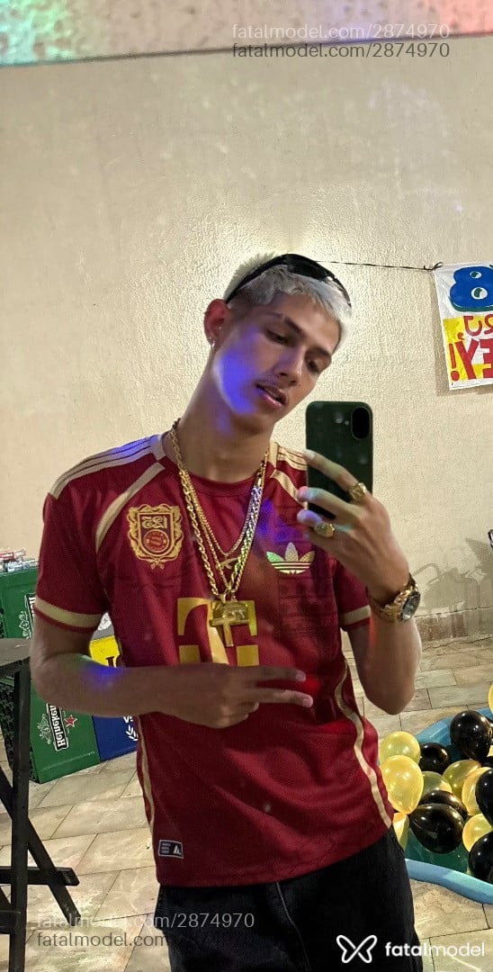 Acompanhante homem loira (o) de olhos castanhos em São Paulo Acompanhante homem loira (o) de olhos castanhos em São Paulo - Gabriel