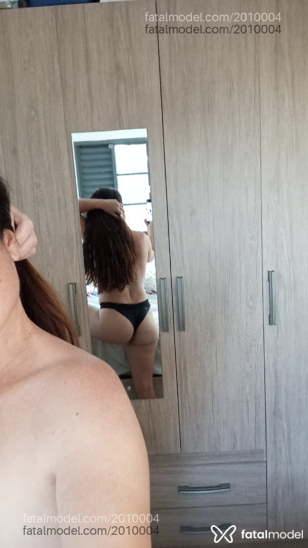 Acompanhante mulher com cabelo castanho de olhos mel em Curitiba Acompanhante mulher com cabelo castanho de olhos mel em Curitiba - Ligia
