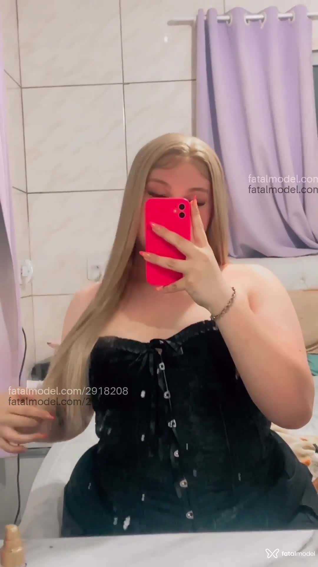 Acompanhante mulher trans loira (o) de olhos azuis em Palhoça - Mirela Vieira