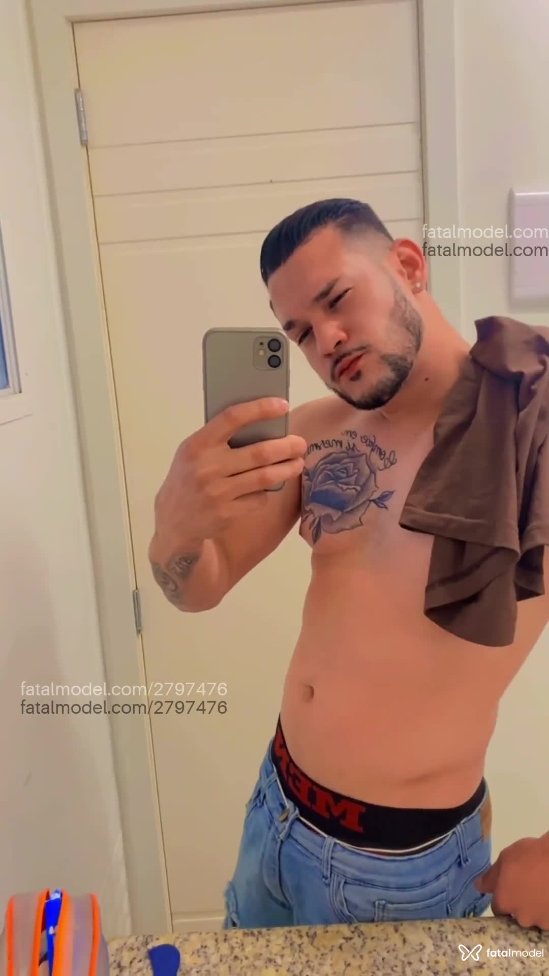 Acompanhante homem com cabelo castanho de olhos castanhos em Florianópolis - Oliver