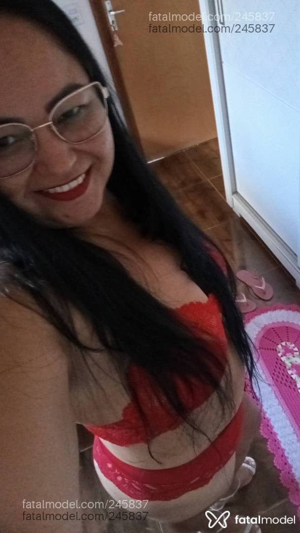 Acompanhante mulher morena (o) de olhos pretos - Luciana