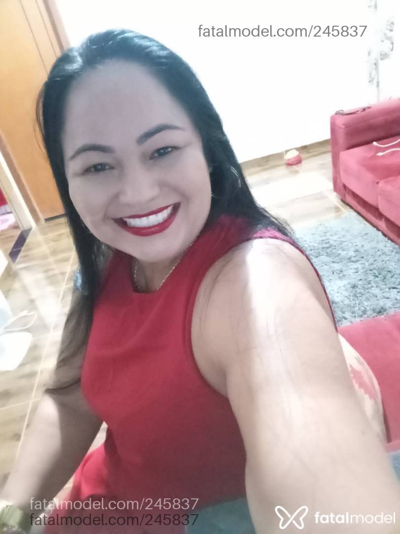 Acompanhante mulher morena (o) de olhos pretos - Luciana