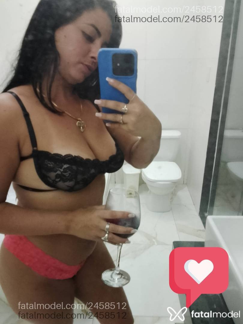 Acompanhante mulher com cabelo castanho de olhos pretos em Barão de Cocais - Isabella