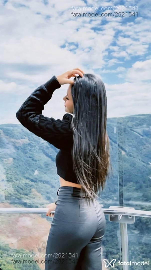 Acompanhante mulher morena (o) de olhos castanhos em São Paulo - Luana