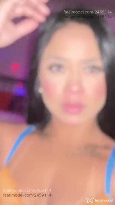 Acompanhante mulher com cabelo castanho de olhos castanhos em Guarujá - Dandara Duarte