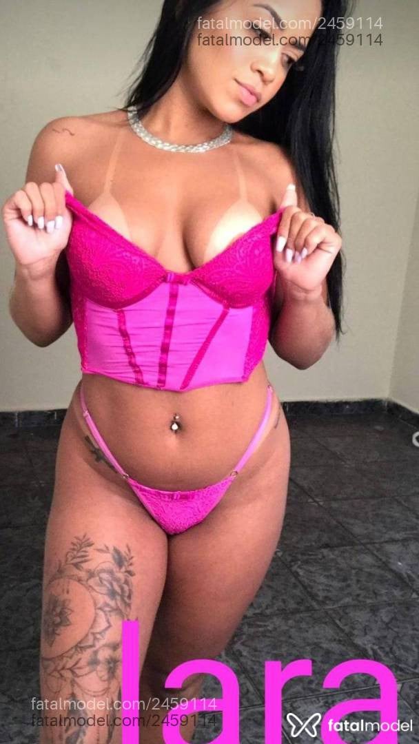 Acompanhante mulher com cabelo castanho de olhos castanhos em Guarujá - Dandara Duarte
