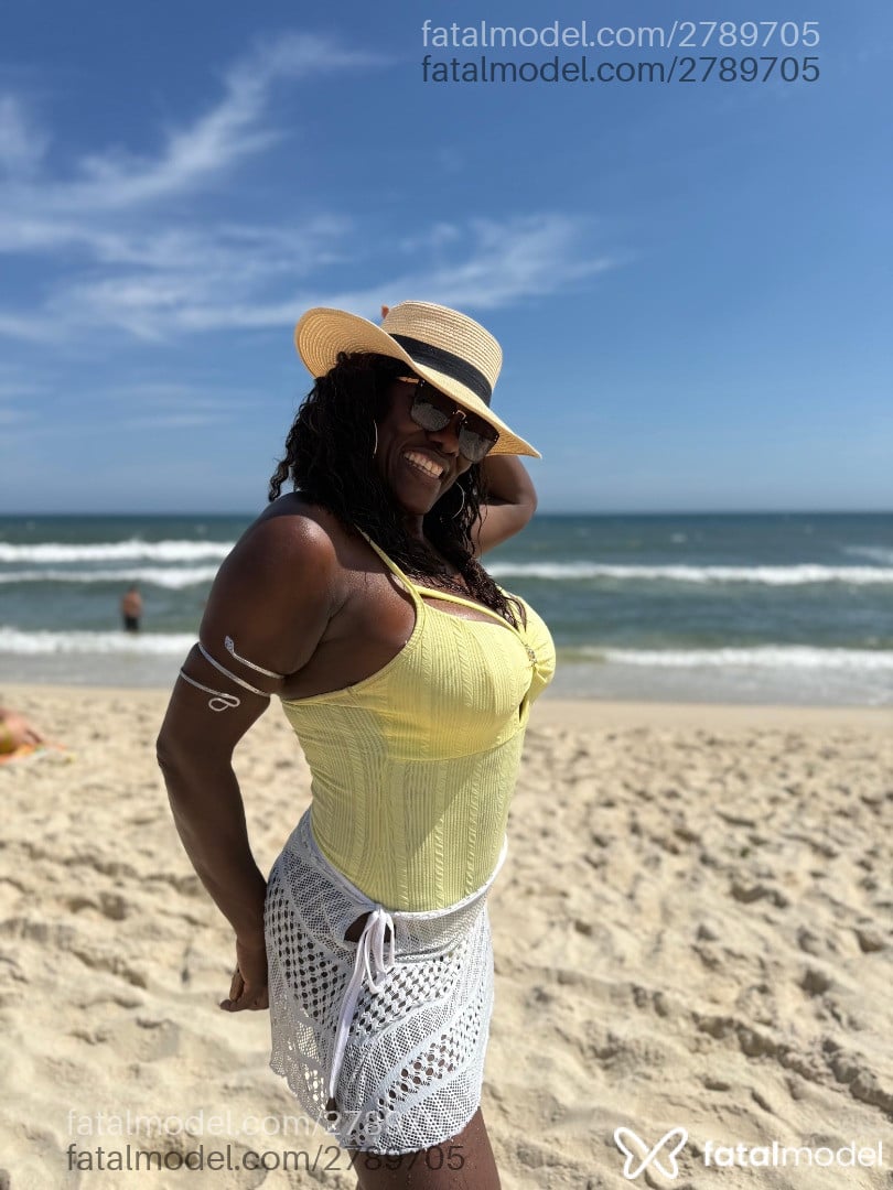 Acompanhante mulher com cabelo castanho de olhos castanhos em Rio de Janeiro Acompanhante mulher com cabelo castanho de olhos castanhos em Rio de Janeiro - Joyce Estrela