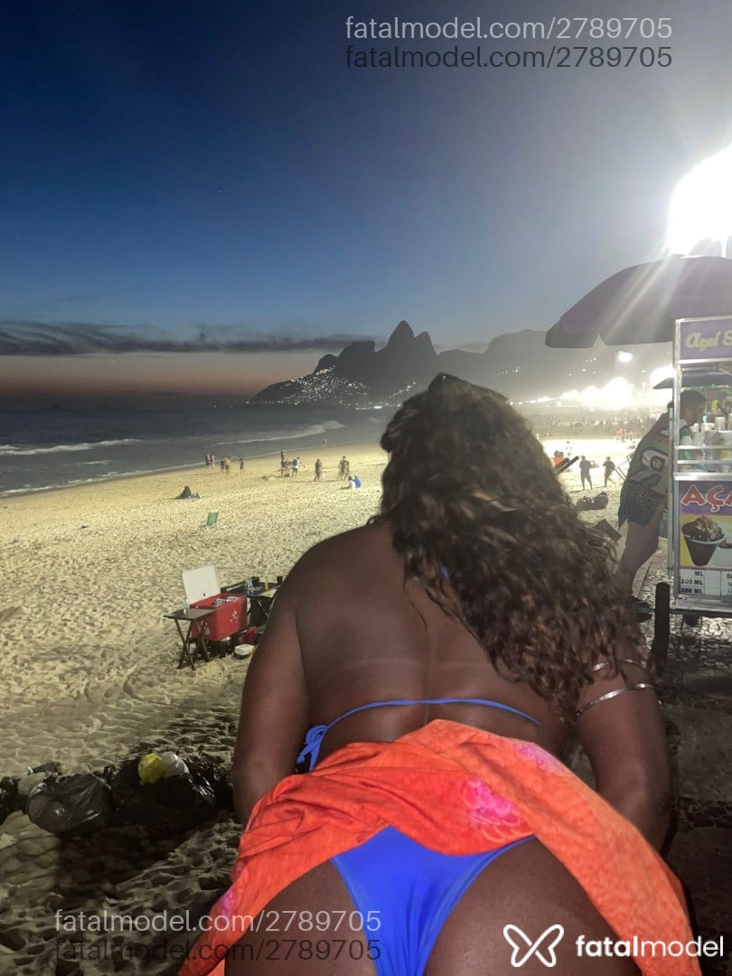 Acompanhante mulher com cabelo castanho de olhos castanhos em Rio de Janeiro Acompanhante mulher com cabelo castanho de olhos castanhos em Rio de Janeiro - Joyce Estrela