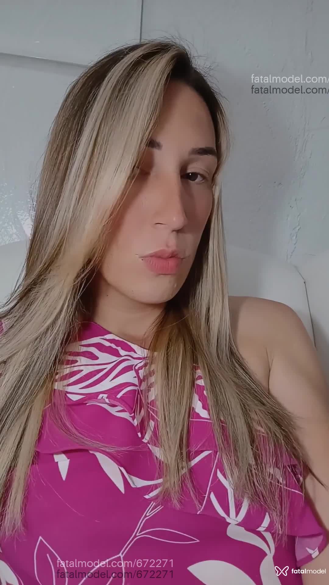 Acompanhante mulher trans com cabelo castanho de olhos castanhos em Rinópolis - Sophia