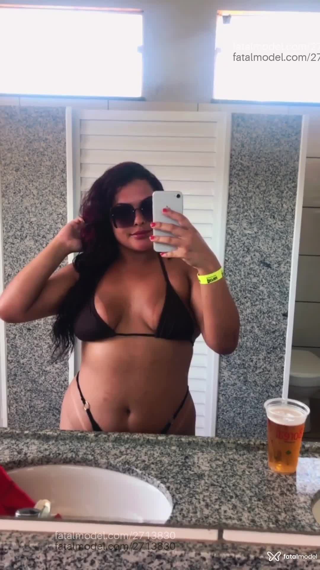 Acompanhante mulher ruiva (o) de olhos pretos em Marília Acompanhante mulher ruiva (o) de olhos pretos em Marília - Sophi