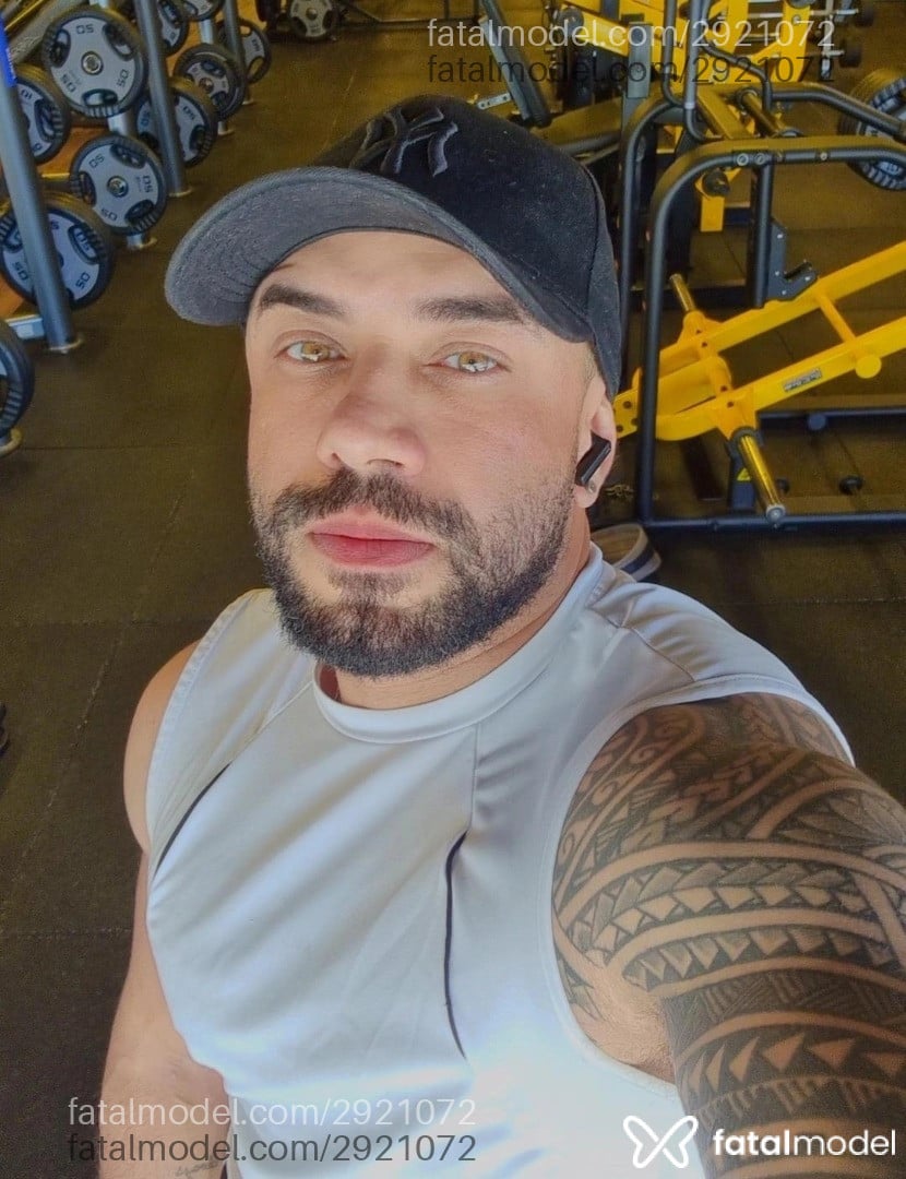 Acompanhante homem sem cabelo de olhos mel em Taubaté - Antonio